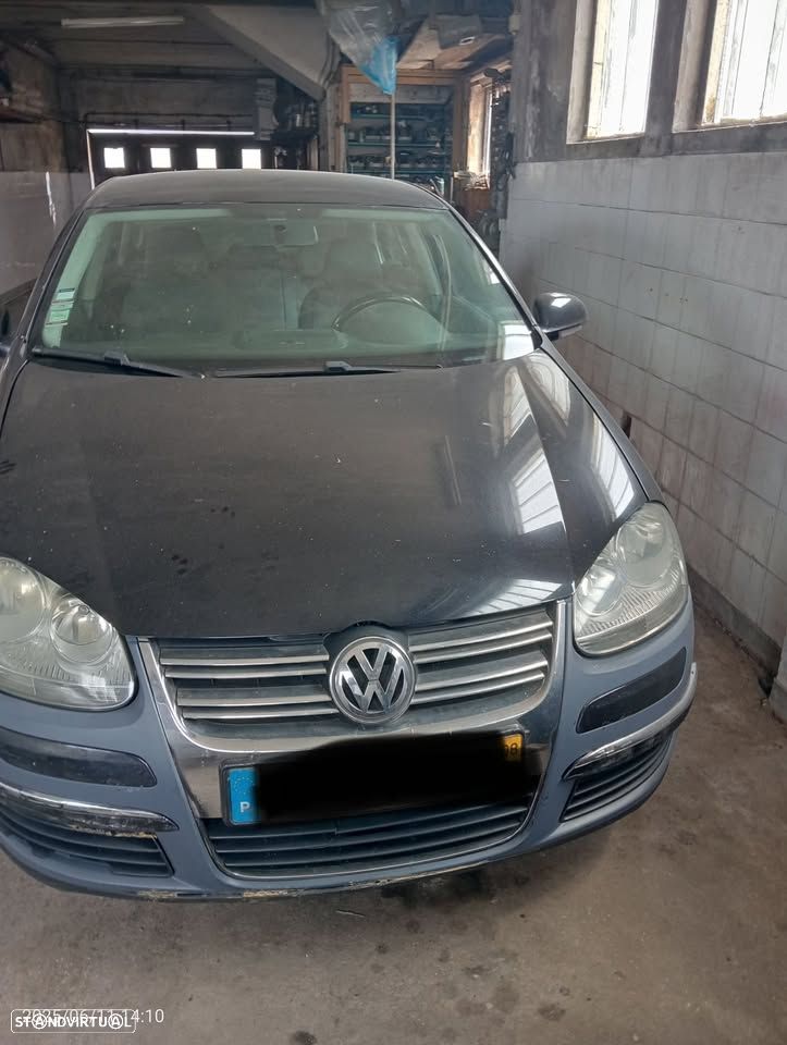 VW Jetta 1.9 TDi Confortline - 1