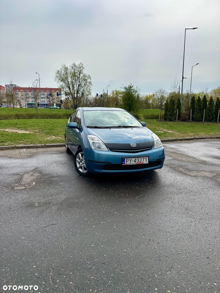 Toyota Prius 1.5 VVT-i Sol - 2