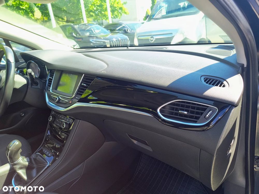 Opel Astra 1.6 T Elite S&S - 17