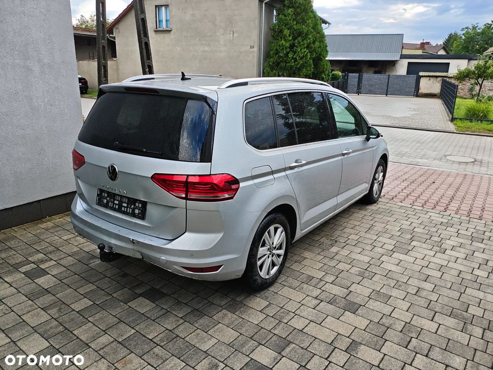 Volkswagen Touran 1.5 TSI ACT OPF Highline - 6