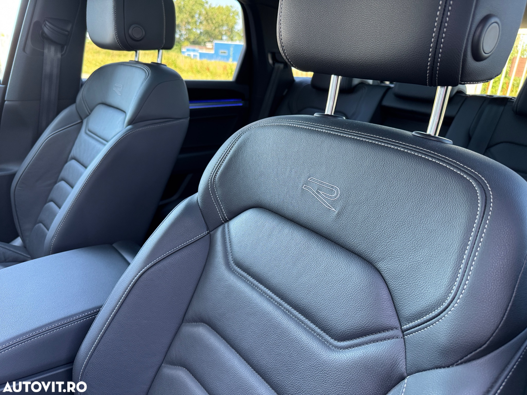 Volkswagen Touareg V6 TSI 4MOTION R-Line - 31