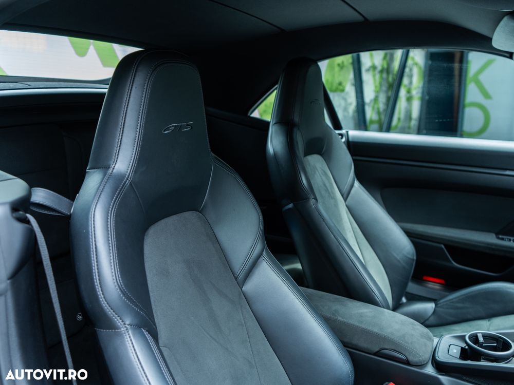 Porsche 911 4 GTS PDK - 39
