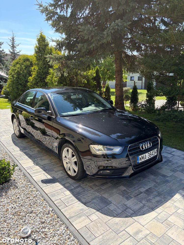 Audi A4 Limousine - 1