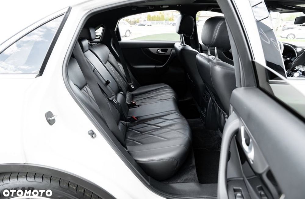 Infiniti QX70 3.0d S - 23