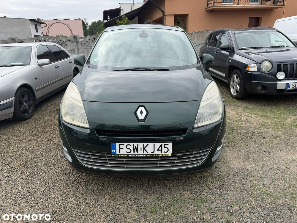 Renault Grand Scenic - 10