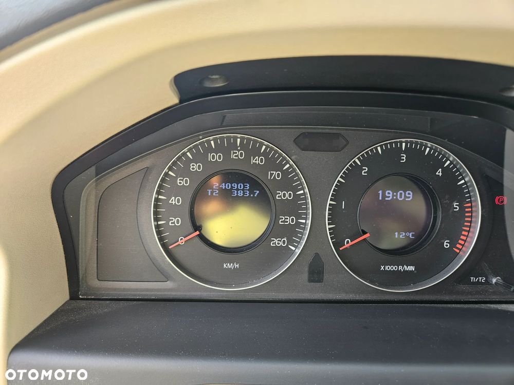 Volvo XC 70 - 10