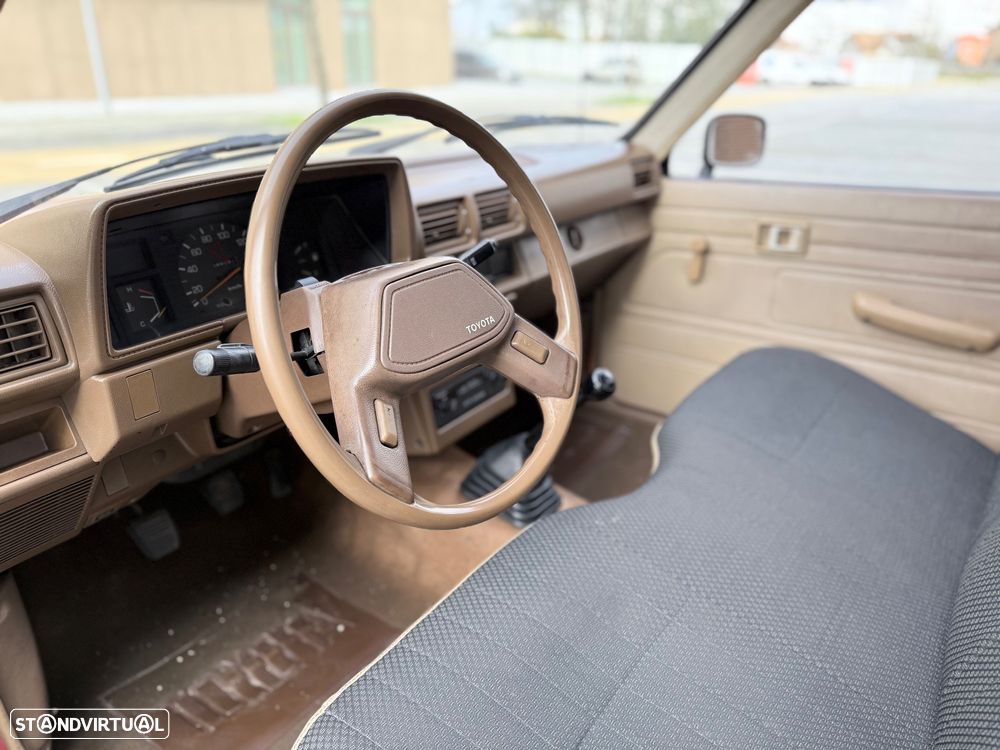 Toyota Hilux 2.4 D LN56L - 2