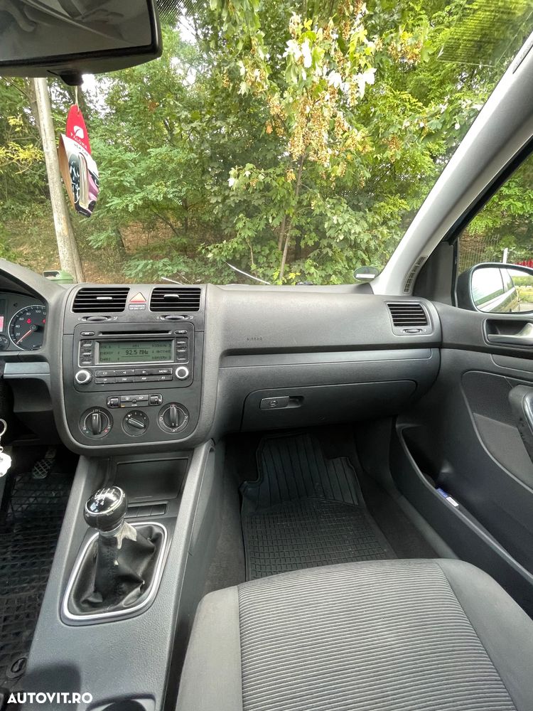 Volkswagen Golf - 10