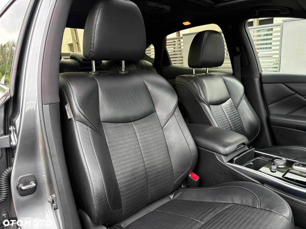Infiniti Q70 2.2d Premium Executive - 10