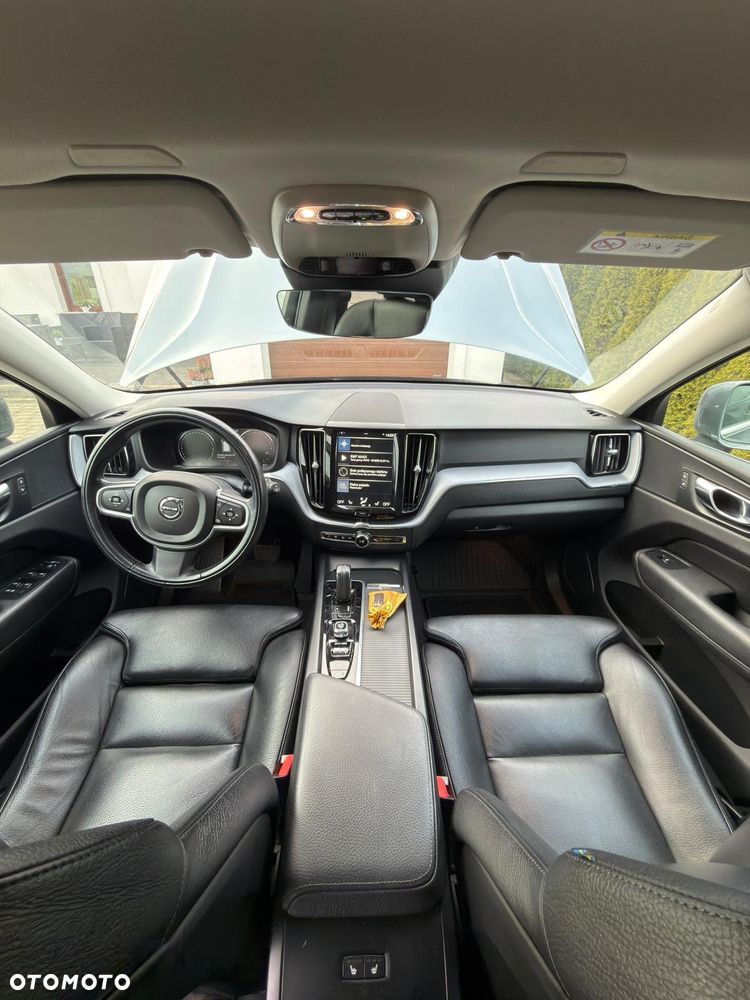 Volvo XC 60 B4 D AWD Geartronic Momentum - 11