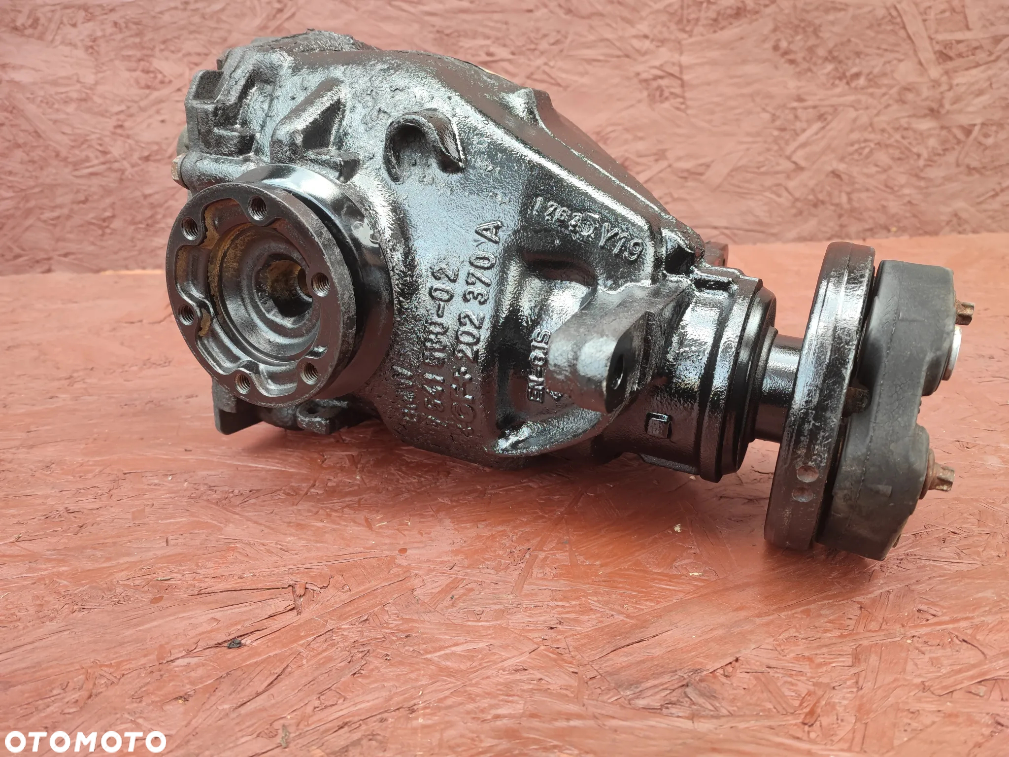 BMW E81 / E82 / E88 / E90LCI / E91 / E92 / E93 ORYGINALNY DYFERENCJAŁ TYŁ / DYFER TYŁ O PRZEŁOŻENIU 3.15 DO SILNIKÓW GAMY N47 ( N47D20 ) POD SKRZYNIĘ AUTOMAT O NR. 33 10 7 591 017 / 33 10 7 572 805 / 33 10 7 591 016 / 33 10 7 572 804 OEM W BARDZO DOBRYM STANIE - 4