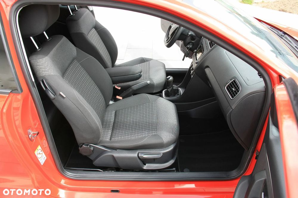 Volkswagen Polo 1.0 Comfortline - 24