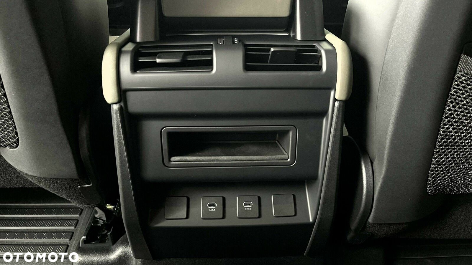 Land Rover Defender 110 3.0 D300 mHEV X-Dynamic SE - 9