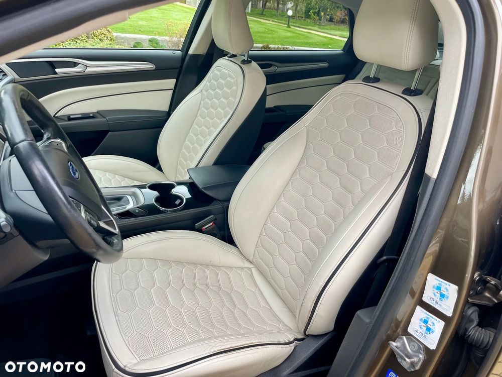 Ford Mondeo Vignale 2.0 Hybrid - 14