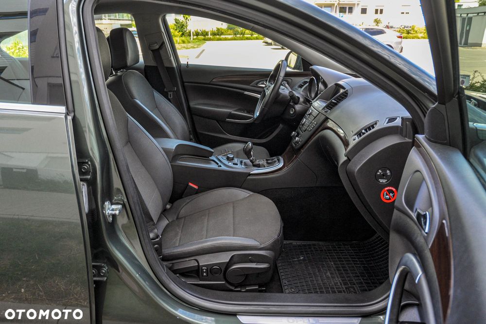 Opel Insignia - 12