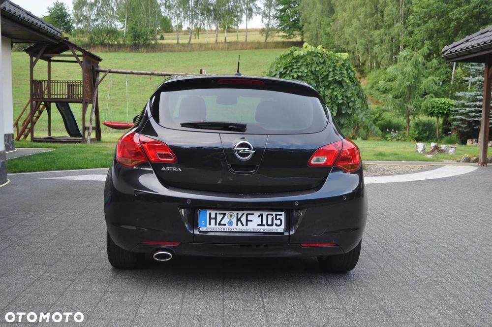 Opel Astra 1.4 Turbo 150 Jahre - 16