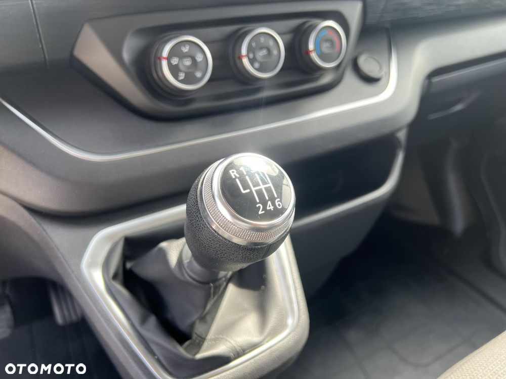 Renault Trafic - 15