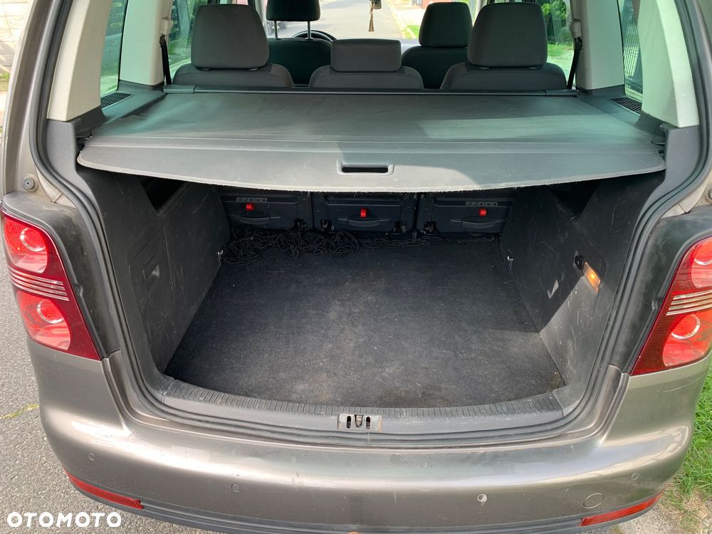 Volkswagen Touran 1.9 TDI DSG Trendline - 25