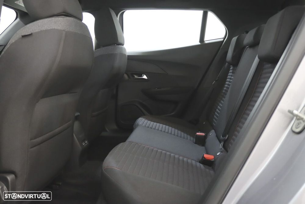 Peugeot e-2008 50 kWh Active Pack - 14