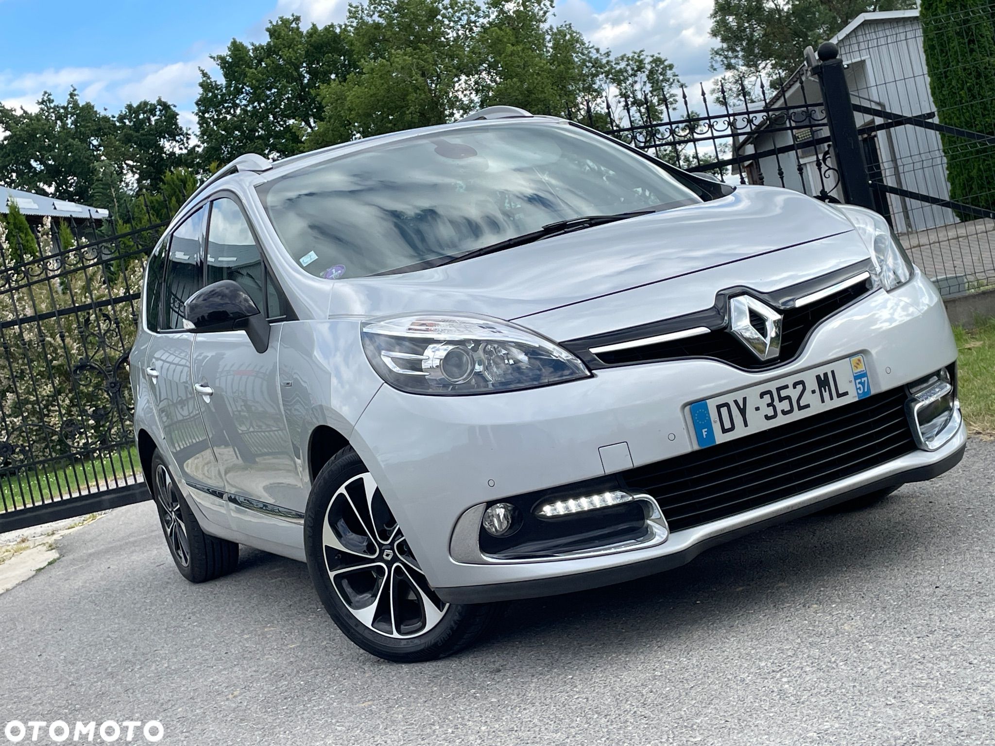 Renault Grand Scenic ENERGY TCe 130 S&S Bose Edition - 1