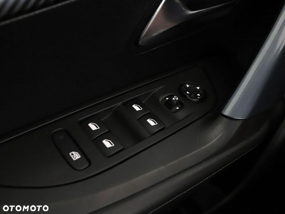 Peugeot 2008 PureTech 100 Allure - 36