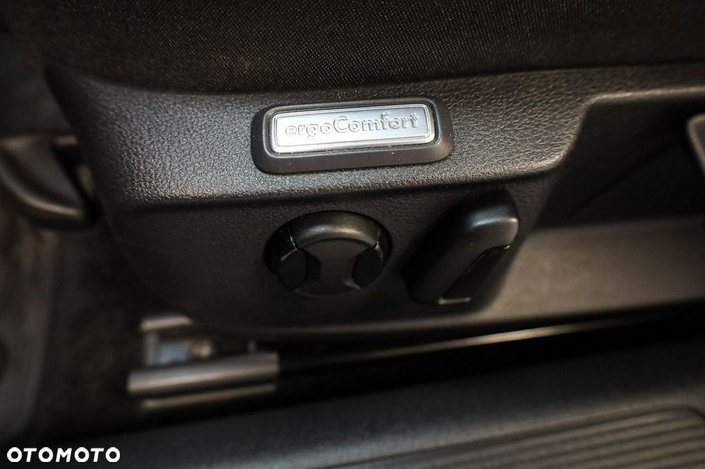Volkswagen Passat - 16