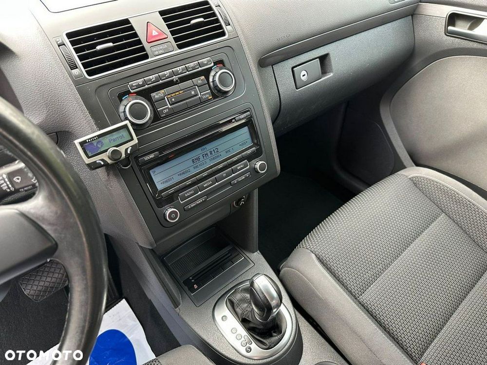 Volkswagen Touran - 22