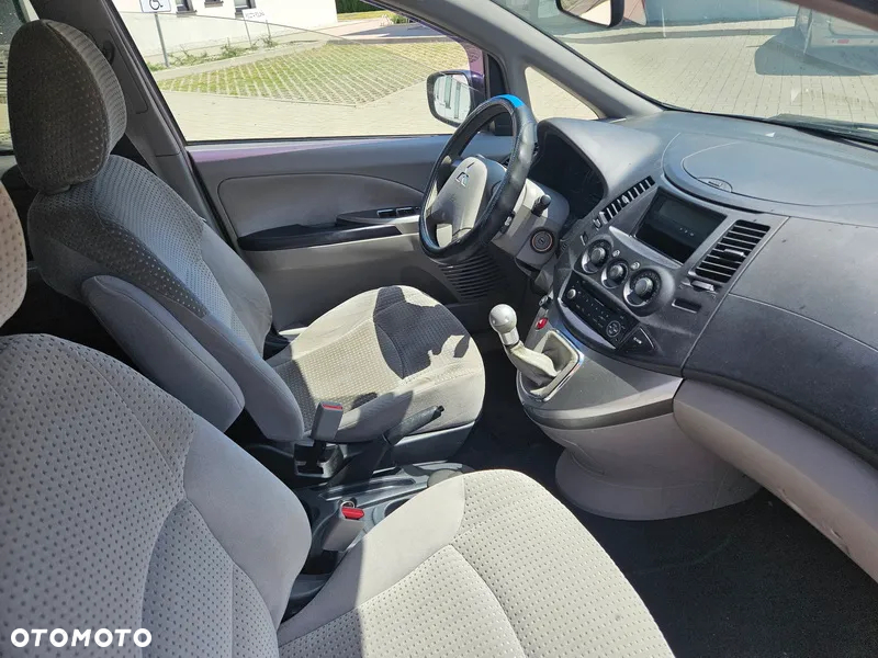 Mitsubishi Grandis - 19
