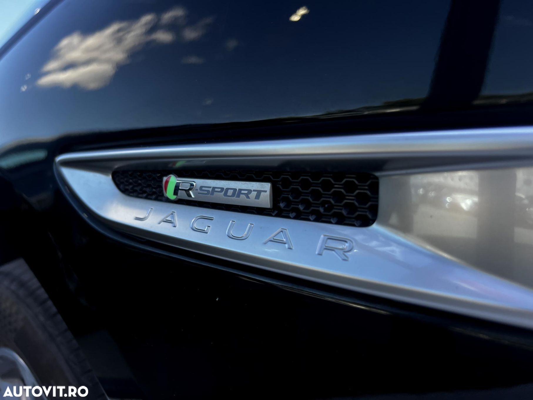 Jaguar F-Pace 20d AWD R-Sport - 34
