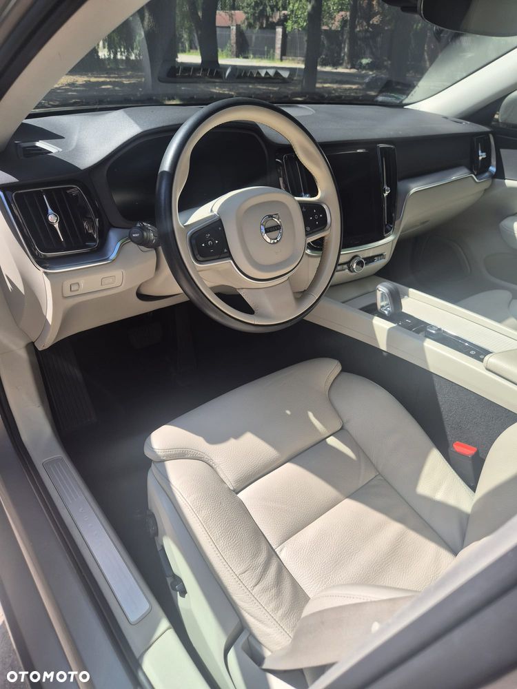 Volvo V60 B4 B Momentum Pro - 4