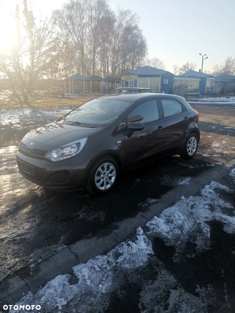 Kia Rio - 14