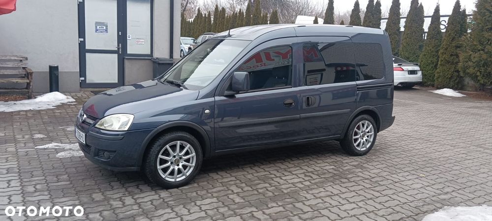 Opel Combo Tour - 1