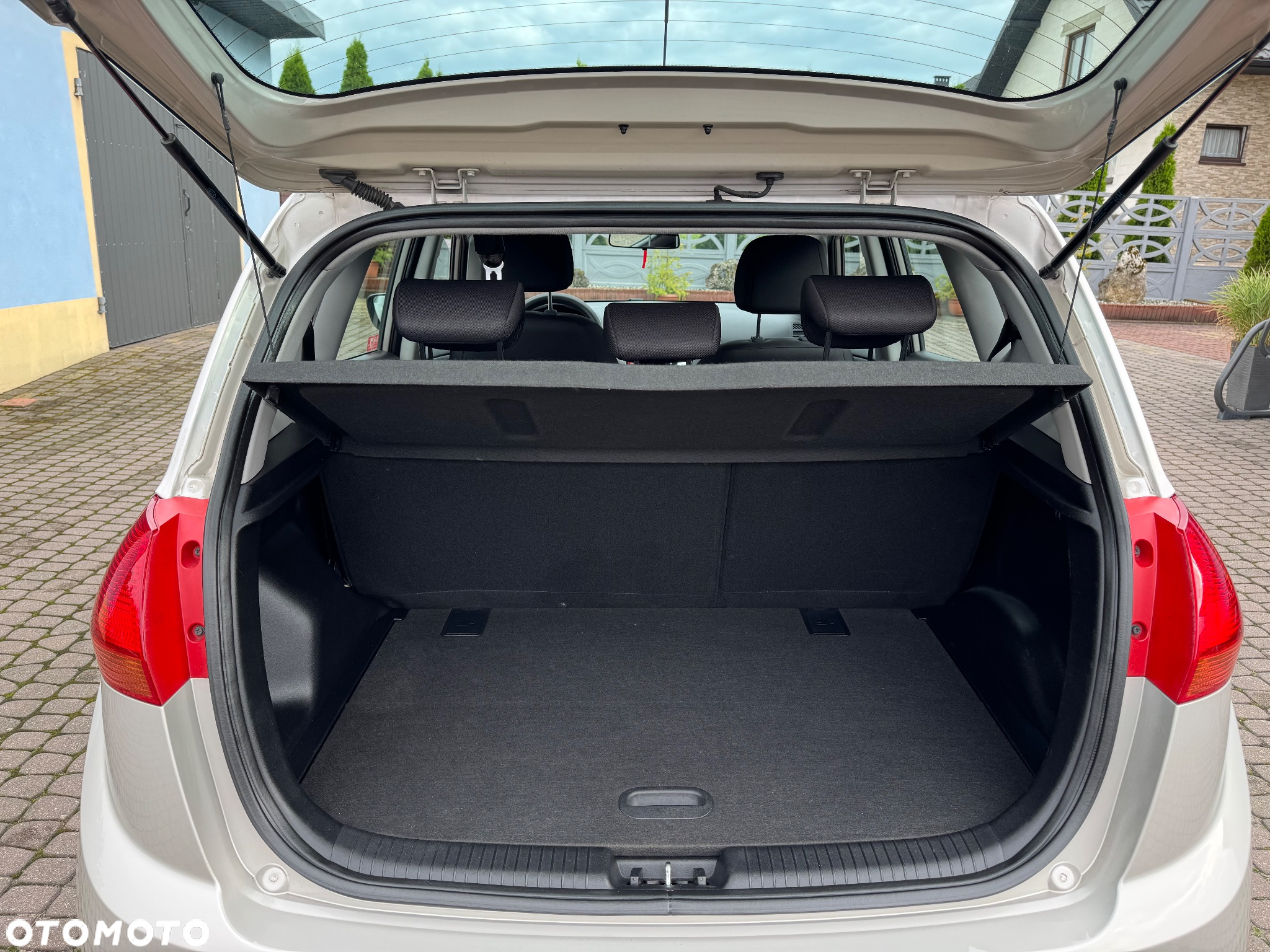 Kia Venga - 23