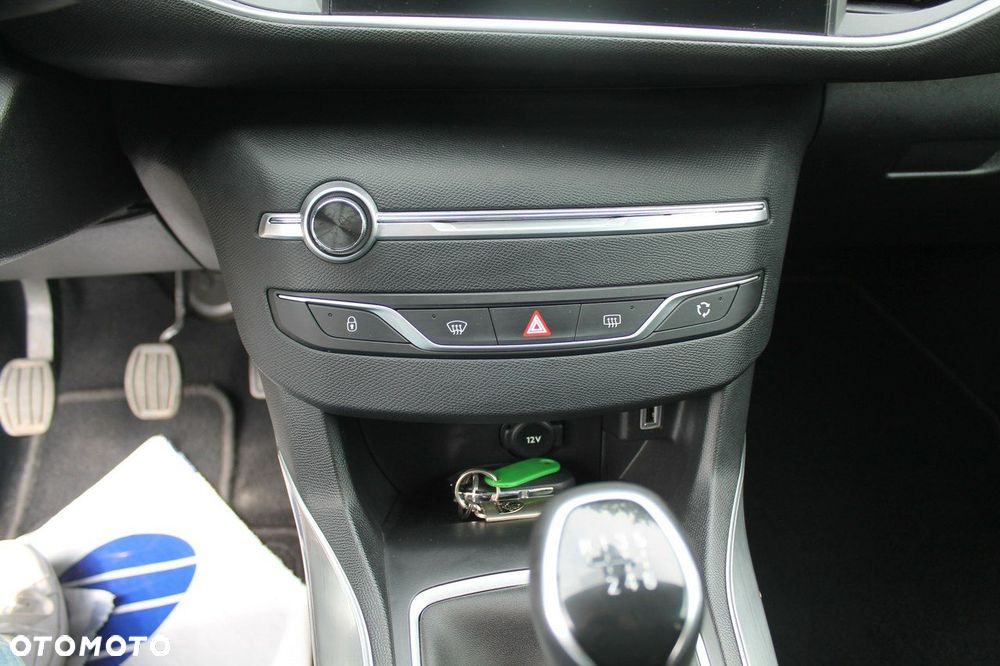 Peugeot 308 - 17