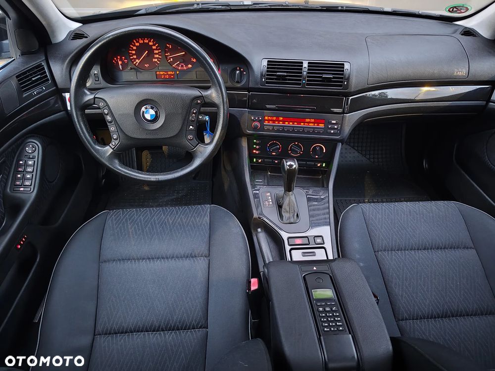 BMW Seria 5 - 25