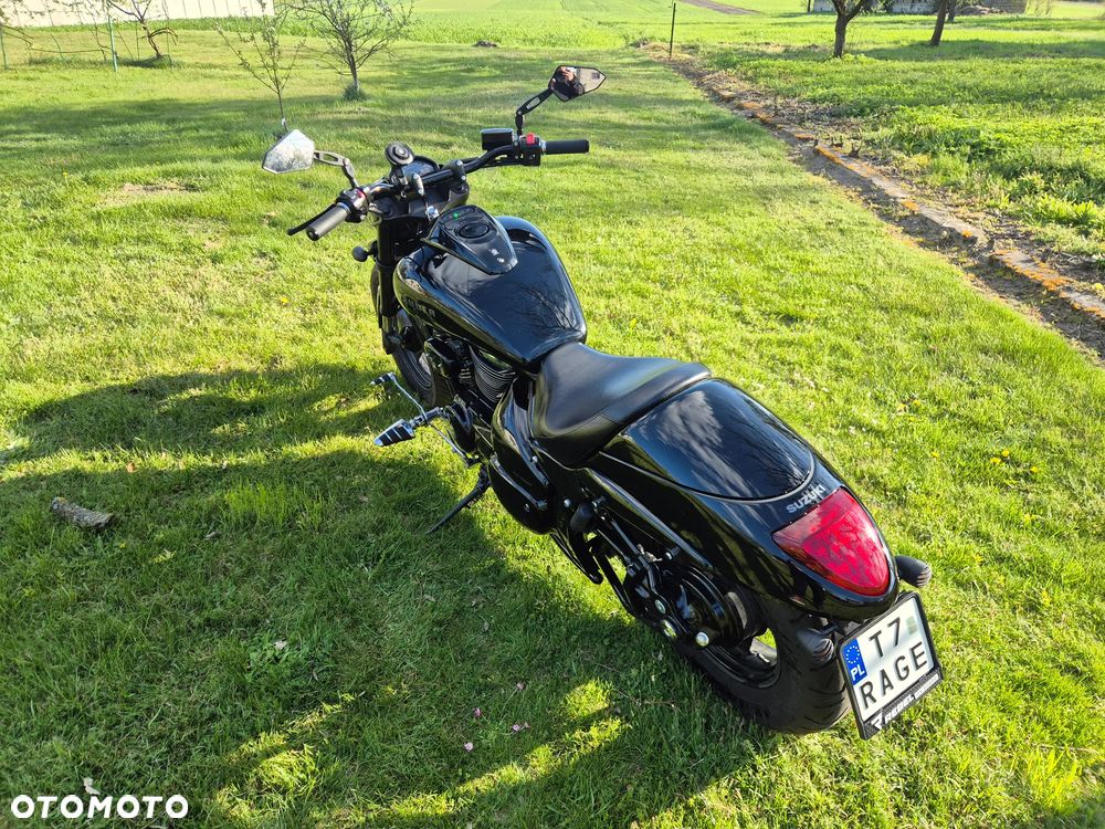 Suzuki Intruder - 7