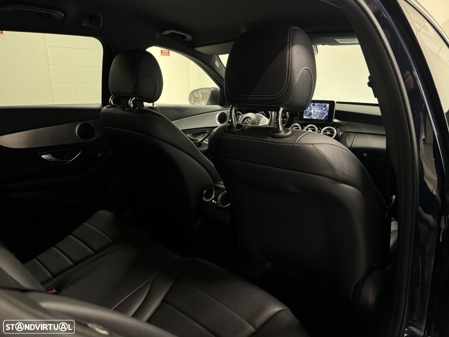 Mercedes-Benz C 300 h AMG Line - 42