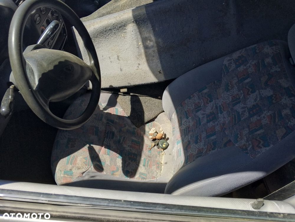 Daewoo Matiz M100 (98-07r.) 0.8 B 51KM. Silnik F8CV Skrzynia.Cały na części. GWARANCJA !!!  Przód Tył Zestaw Komplet Drzwi Klapa Zderzak Błotnik Maska Grill Atrapa Szyba Pas Lampa Lusterko Boczki Fotel Kanapa Kokpit Deska Rozdzielcza Przełącznik Włącznik Sterownik Przewody Wiązka Instalacja Moduł Komputer Czujnik Listwa Pompa Alternator Wtryski Głowica Rozrusznik Kompresor Sprzęgło Dwumas Silnik Skrzynia ABS Klimatyzacji Paliwa Wspomagania Kolektor Turbina Przepustnica Zawór Chłodnica Koło Hak Belka Sanki Zawieszenie Mcpherson Półoś Amortyzator Wydech Tłumik Zacisk Most - 6