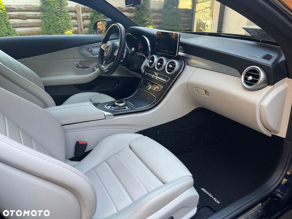 Mercedes-Benz Klasa C 300 Coupe 7G-TRONIC AMG Line - 7