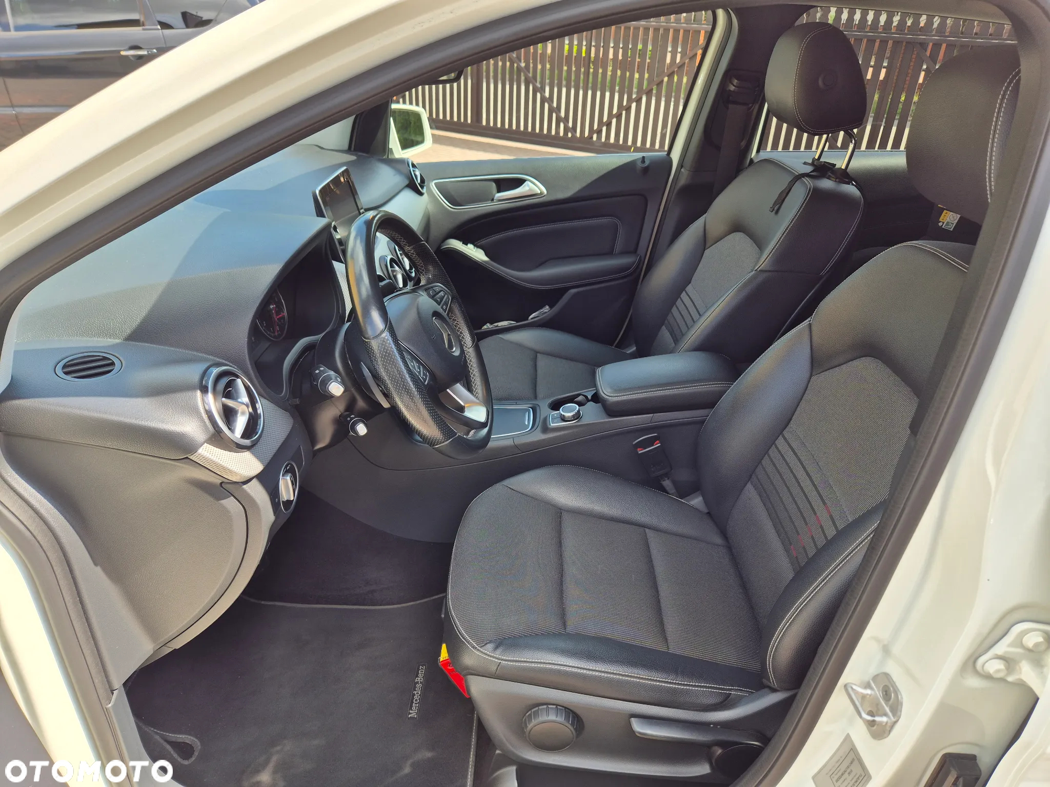 Mercedes-Benz Klasa B 180 7G-DCT - 14