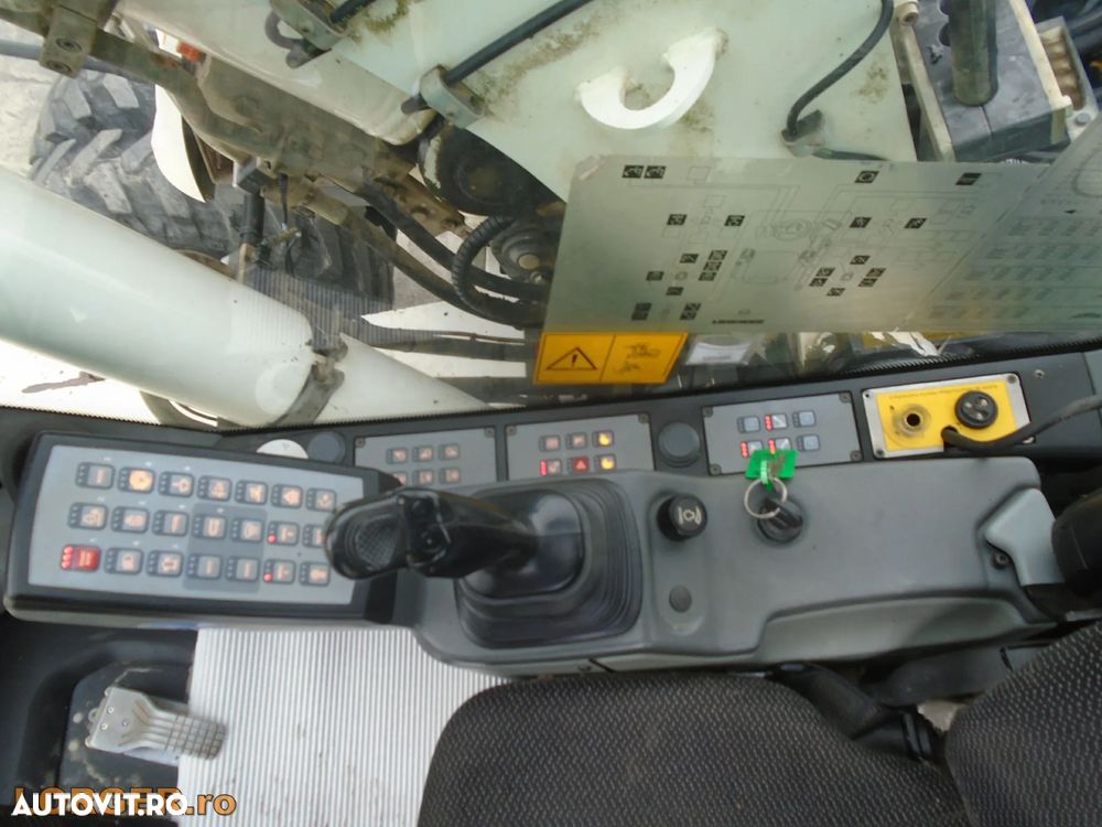 Liebherr A 918 Compact - 12