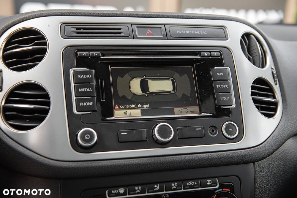 Volkswagen Tiguan 2.0 TDI SCR 4MOTION BlueMotion Technology DSG Sport & Style - 24