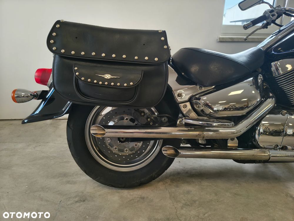 Suzuki Intruder - 15