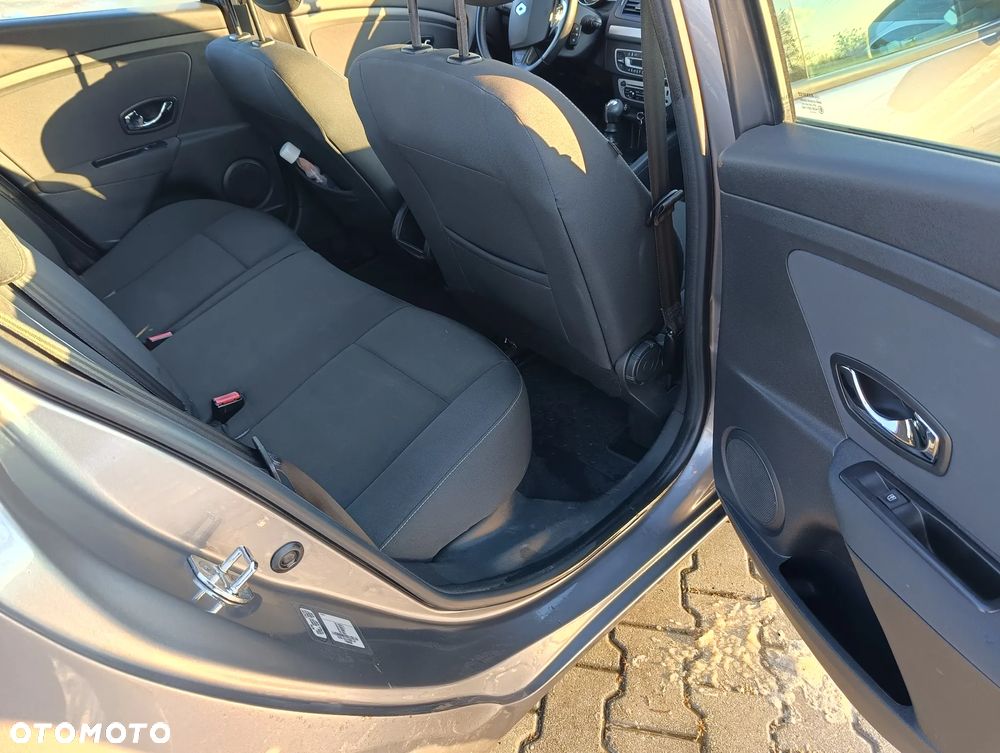 Renault Megane 1.6 16V Business - 11