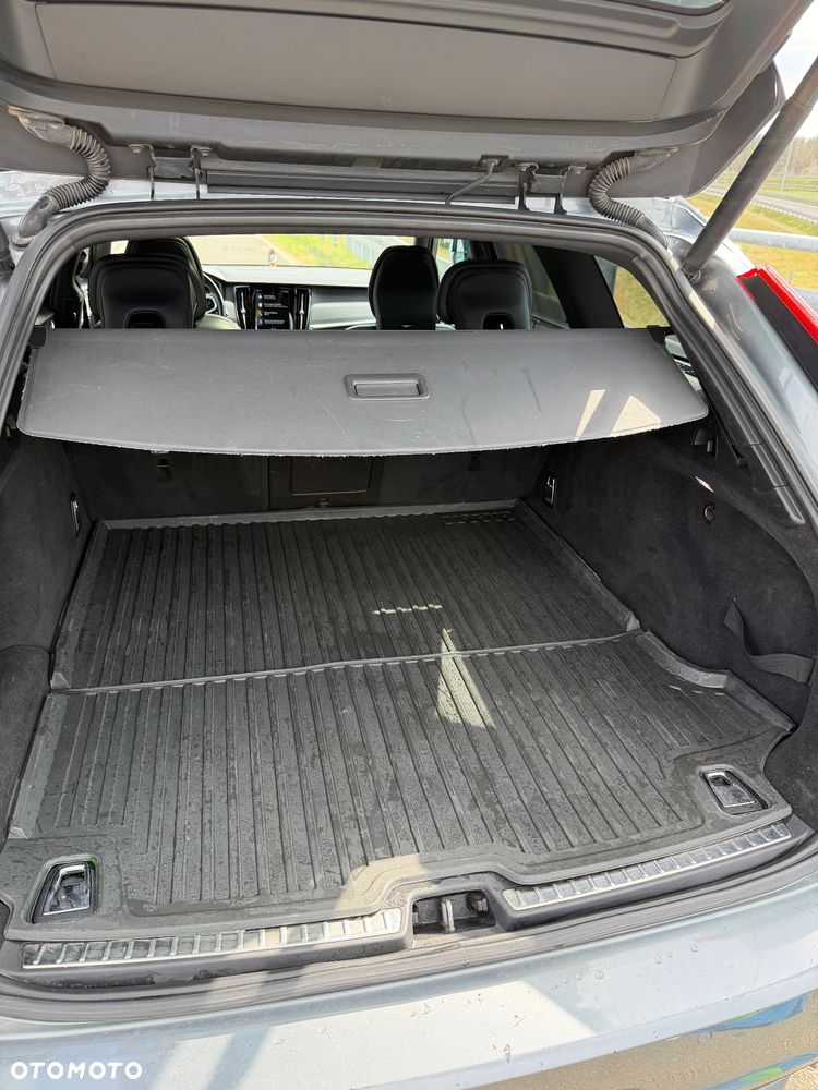 Volvo V90 D4 AWD R-Design - 27