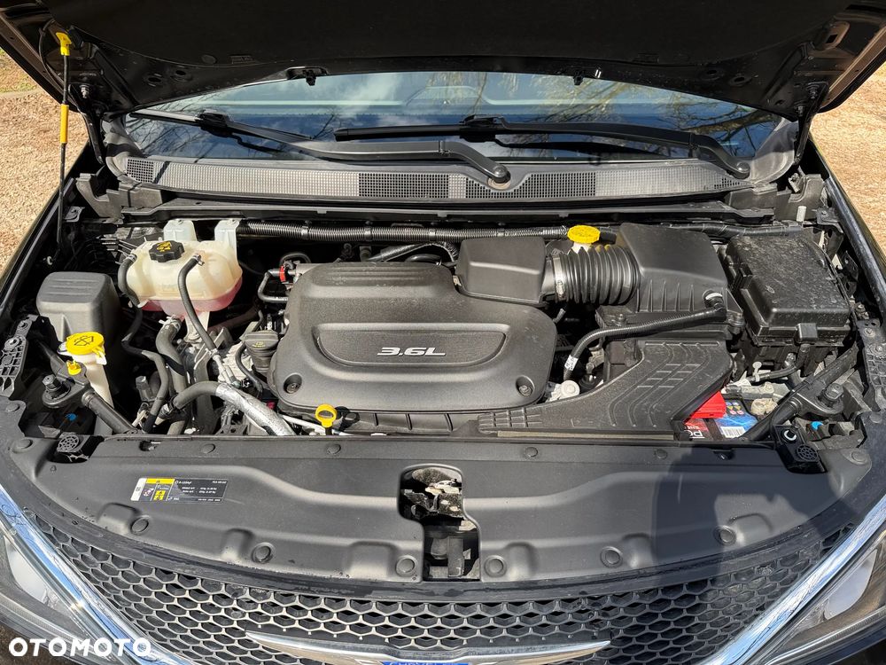 Chrysler Pacifica - 25