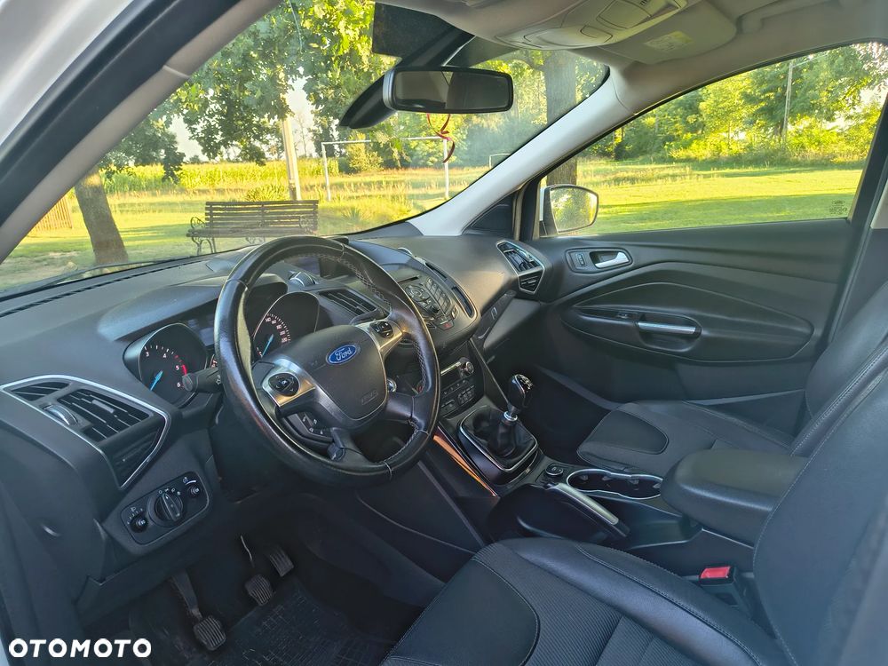 Ford Kuga 2.0 TDCi 2x4 Titanium - 11