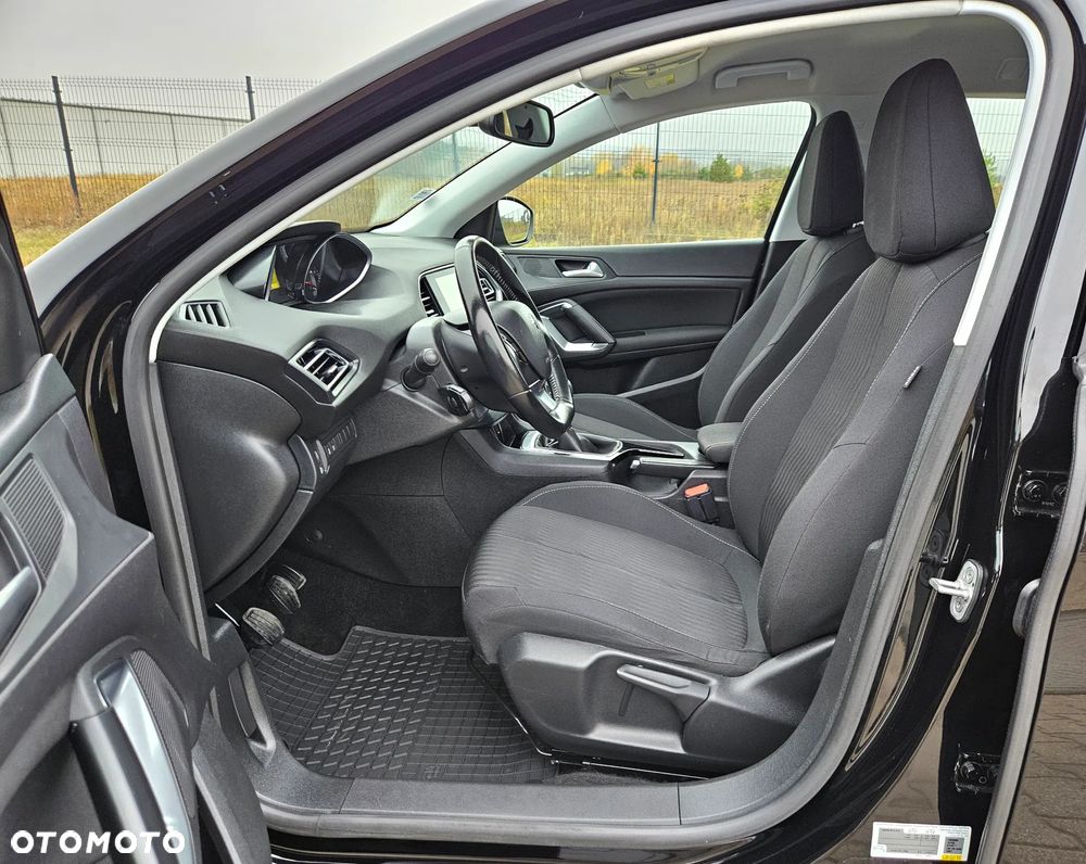 Peugeot 308 SW 1.6 BlueHDi Allure S&S - 15