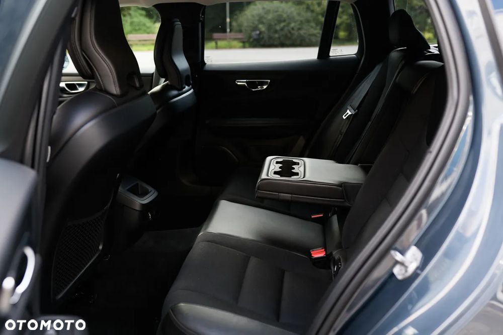 Volvo V60 D3 Momentum Pro - 20