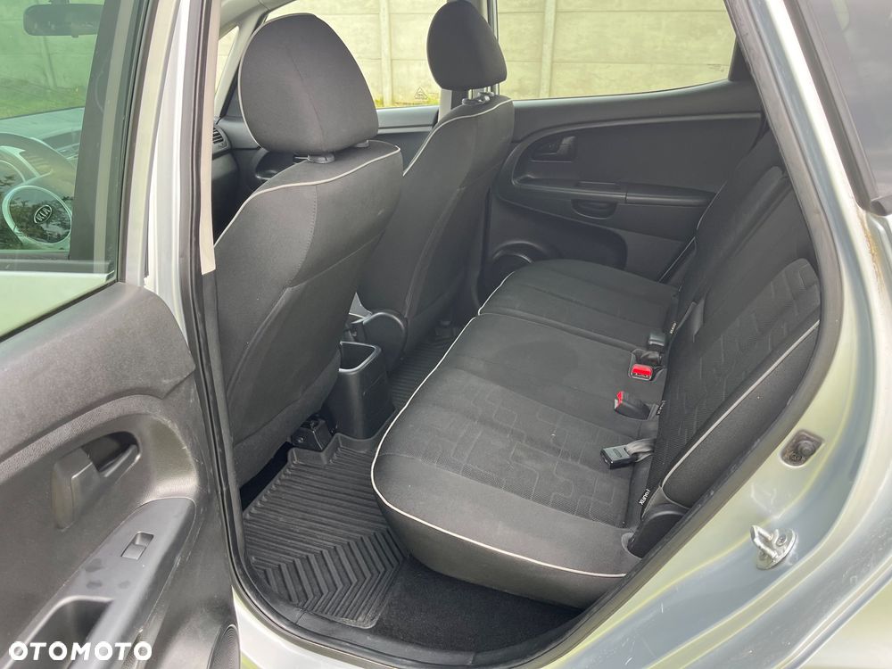 Kia Venga 1.4 CRDi 90 Attract - 10